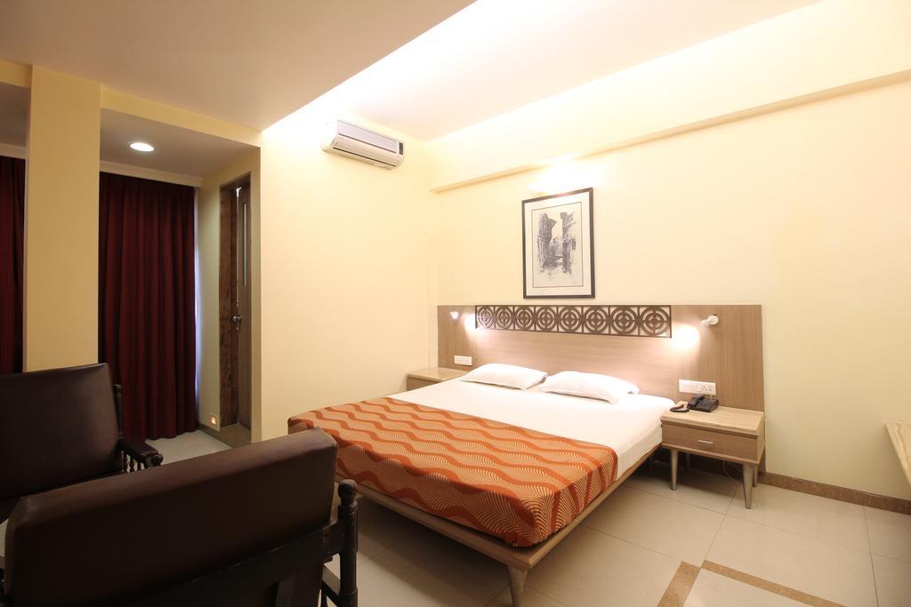 Hotel Samrat Mumbai Room photo