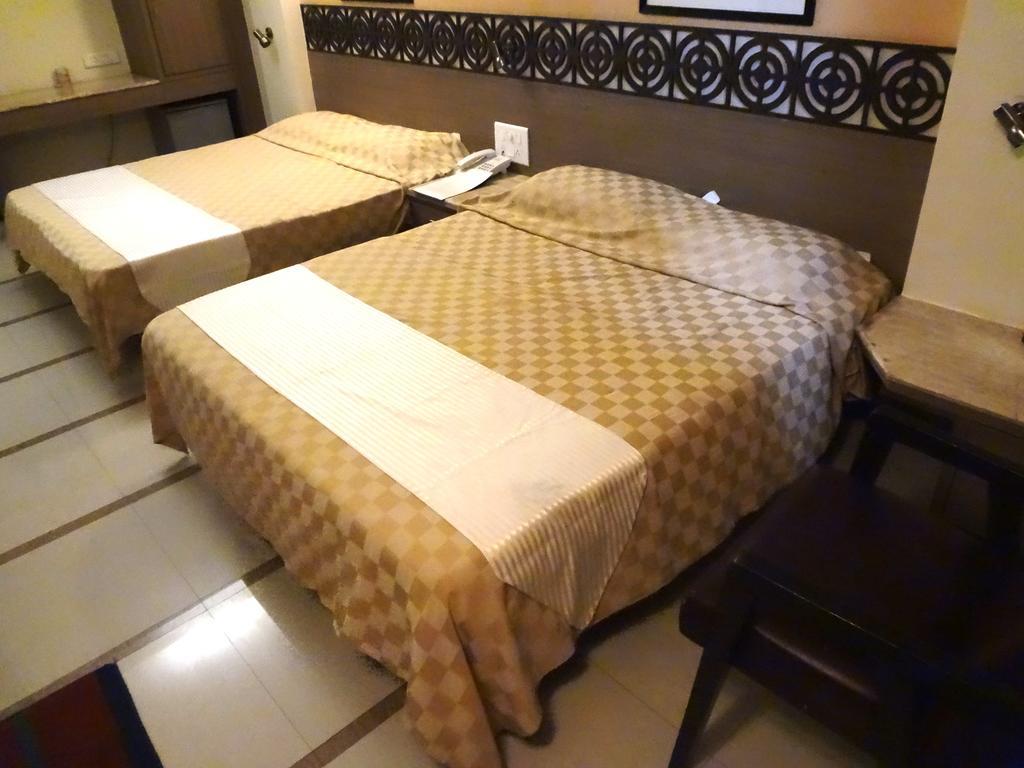 Hotel Samrat Mumbai Exterior photo