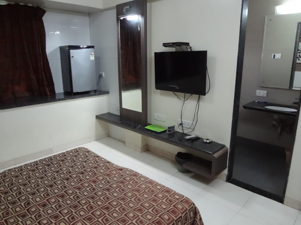 Hotel Samrat Mumbai Exterior photo